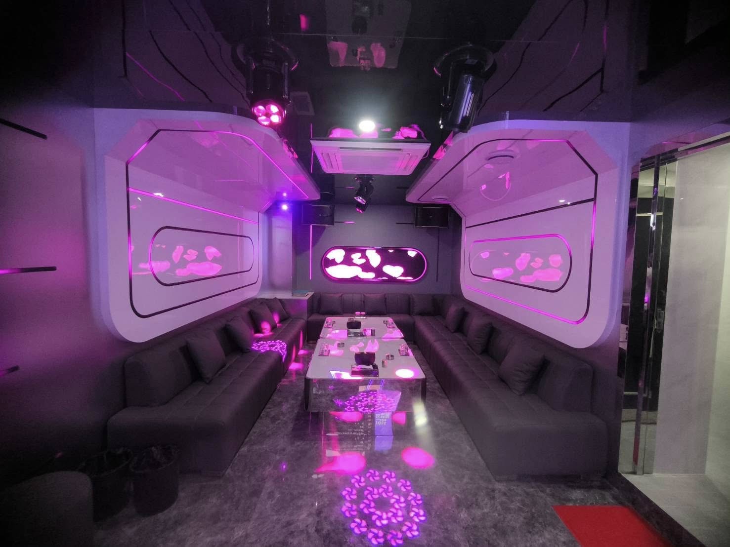 曼谷KTV舞台灯光