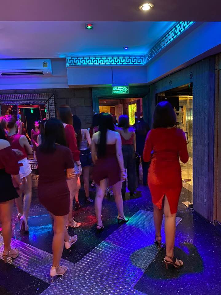 曼谷KTV灯光装修